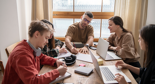 A Private Group on Platform 7